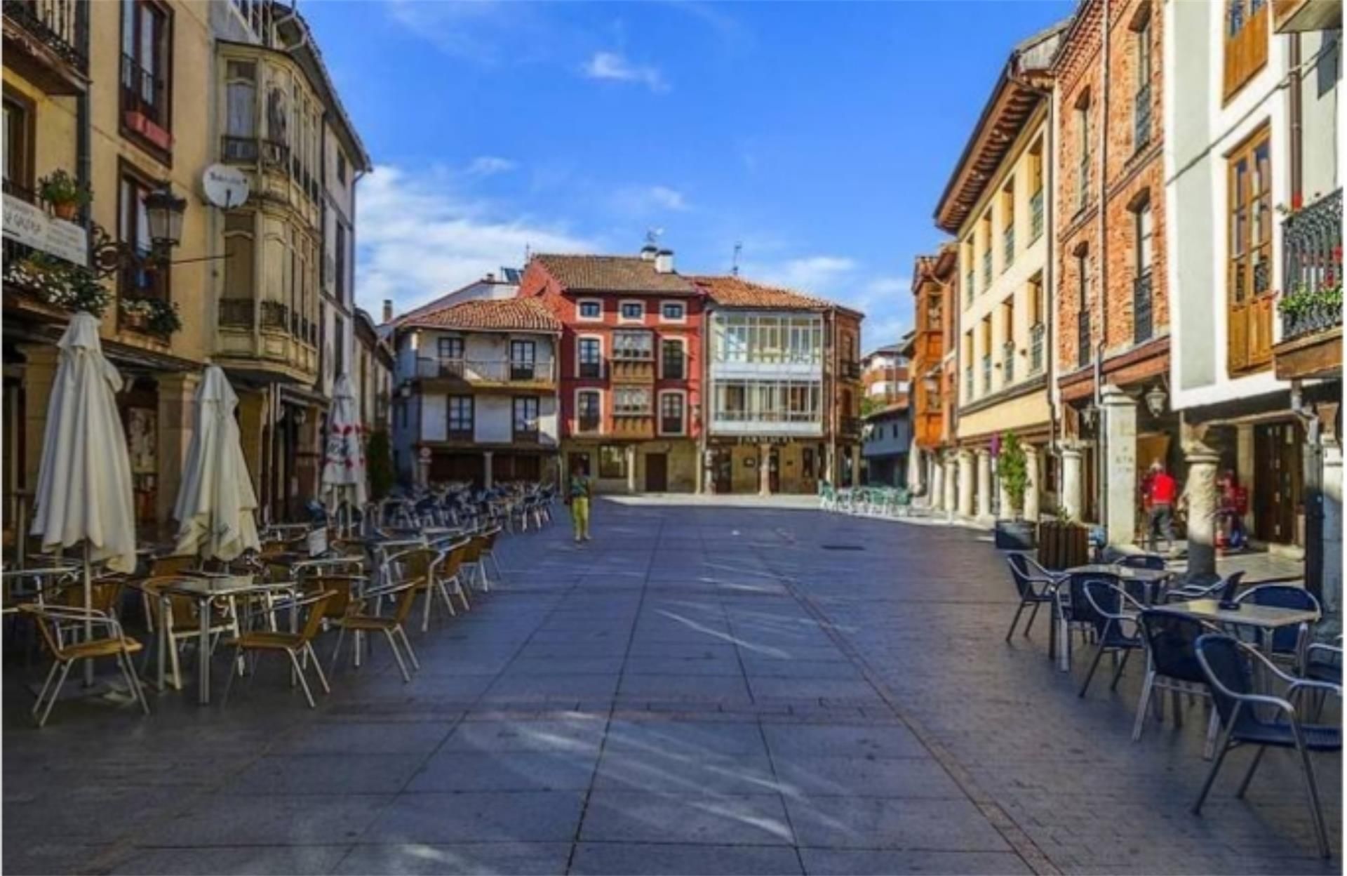 Vista exterior de Àtic en venda en Cervera de Pisuerga amb Calefacció, Parquet i Moblat