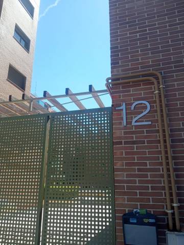 Garaje en Alquiler en Calle de Restituto González, 12 en El Bercial