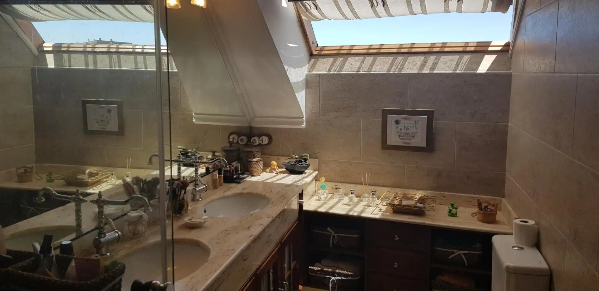 Duplexes for sale in Avenida de Mariano Andrés, 111, La Asunción - La Inmaculada Bathroom of Duplexes for sale in León Capital with Heating, Parquet flooring and Storage room