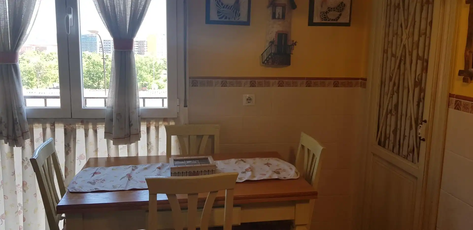 Duplexes for sale in Avenida de Mariano Andrés, 111, La Asunción - La Inmaculada Dining room of Duplexes for sale in León Capital with Heating, Parquet flooring and Storage room