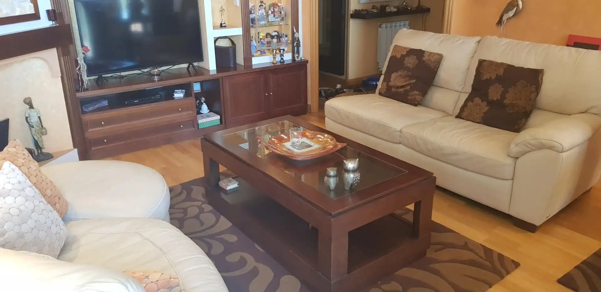 Duplexes for sale in Avenida de Mariano Andrés, 111, La Asunción - La Inmaculada Living room of Duplexes for sale in León Capital with Heating, Parquet flooring and Storage room