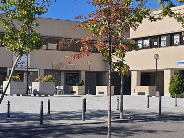 Garaje en Alquiler en Avenida de Vistahermosa en Buenavista - Valparaíso - La Legua