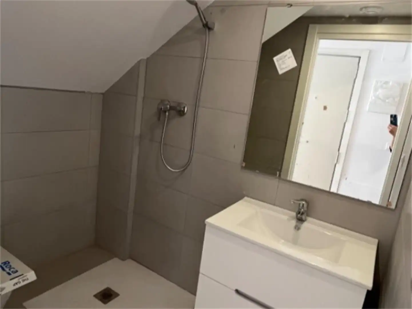 Wohnung zum Verkauf in Carrer de Pere Pelegrí, Pubilla Cases Badezimmer von Wohnung zum Verkauf in L'Hospitalet de Llobregat mit Klimaanlage, Heizung und Privatgarten