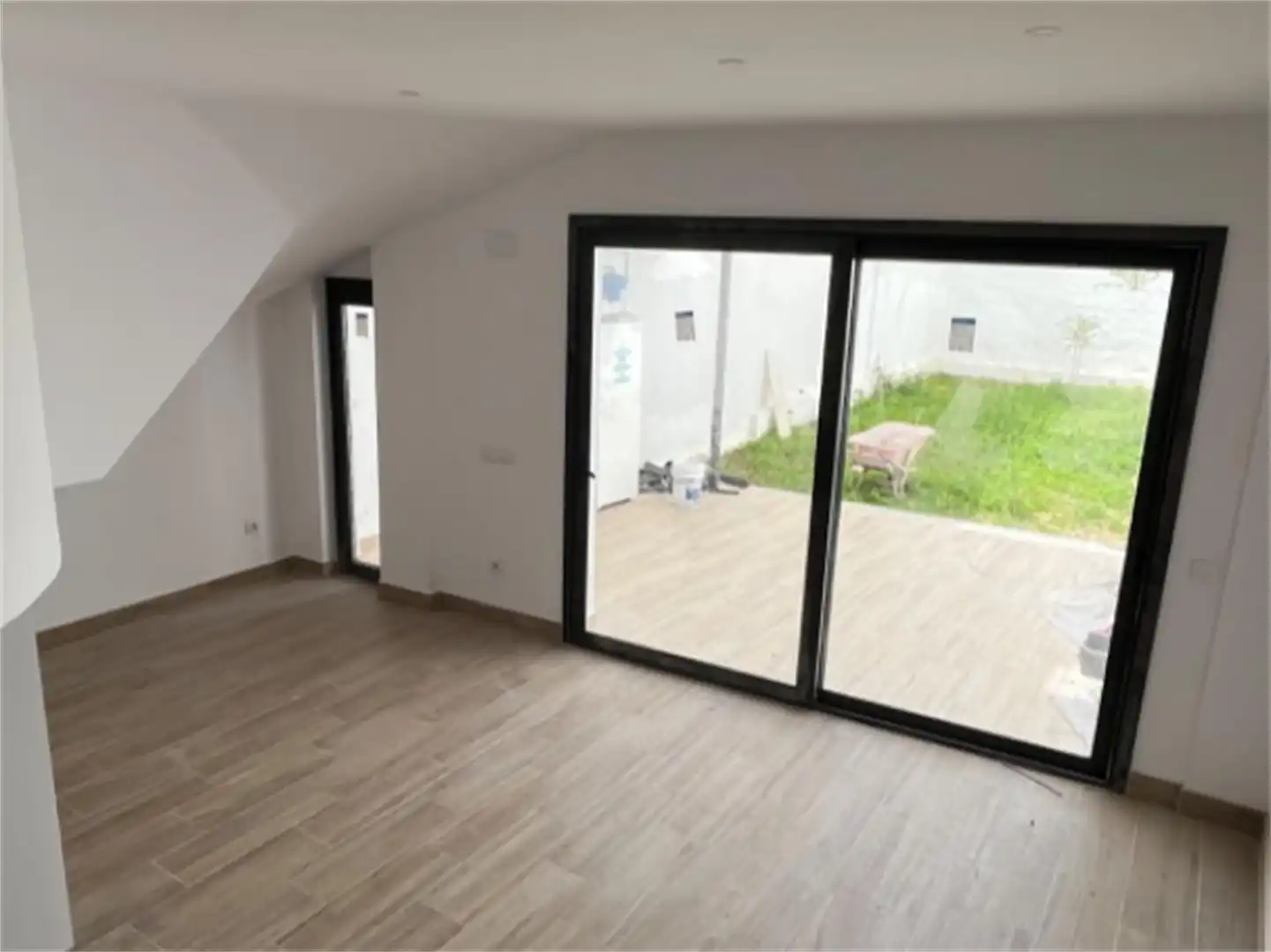 Wohnung zum Verkauf in Carrer de Pere Pelegrí, Pubilla Cases Wohnung zum Verkauf in L'Hospitalet de Llobregat mit Klimaanlage, Heizung und Privatgarten