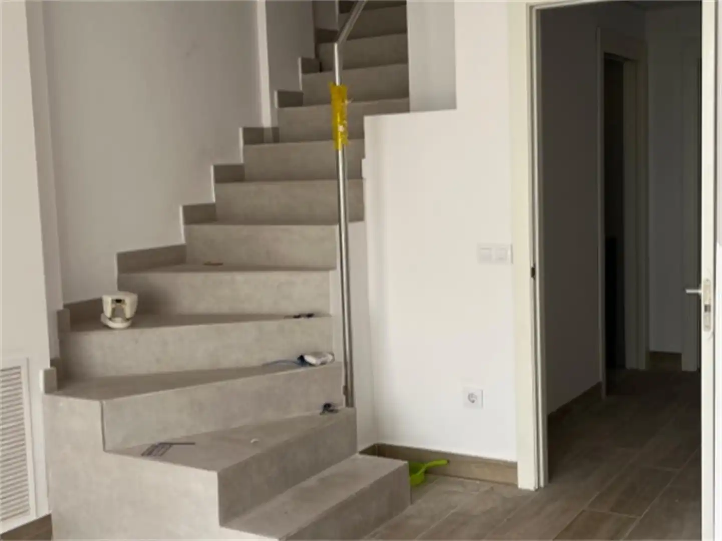 Wohnung zum Verkauf in Carrer de Pere Pelegrí, Pubilla Cases Wohnung zum Verkauf in L'Hospitalet de Llobregat mit Klimaanlage, Heizung und Privatgarten