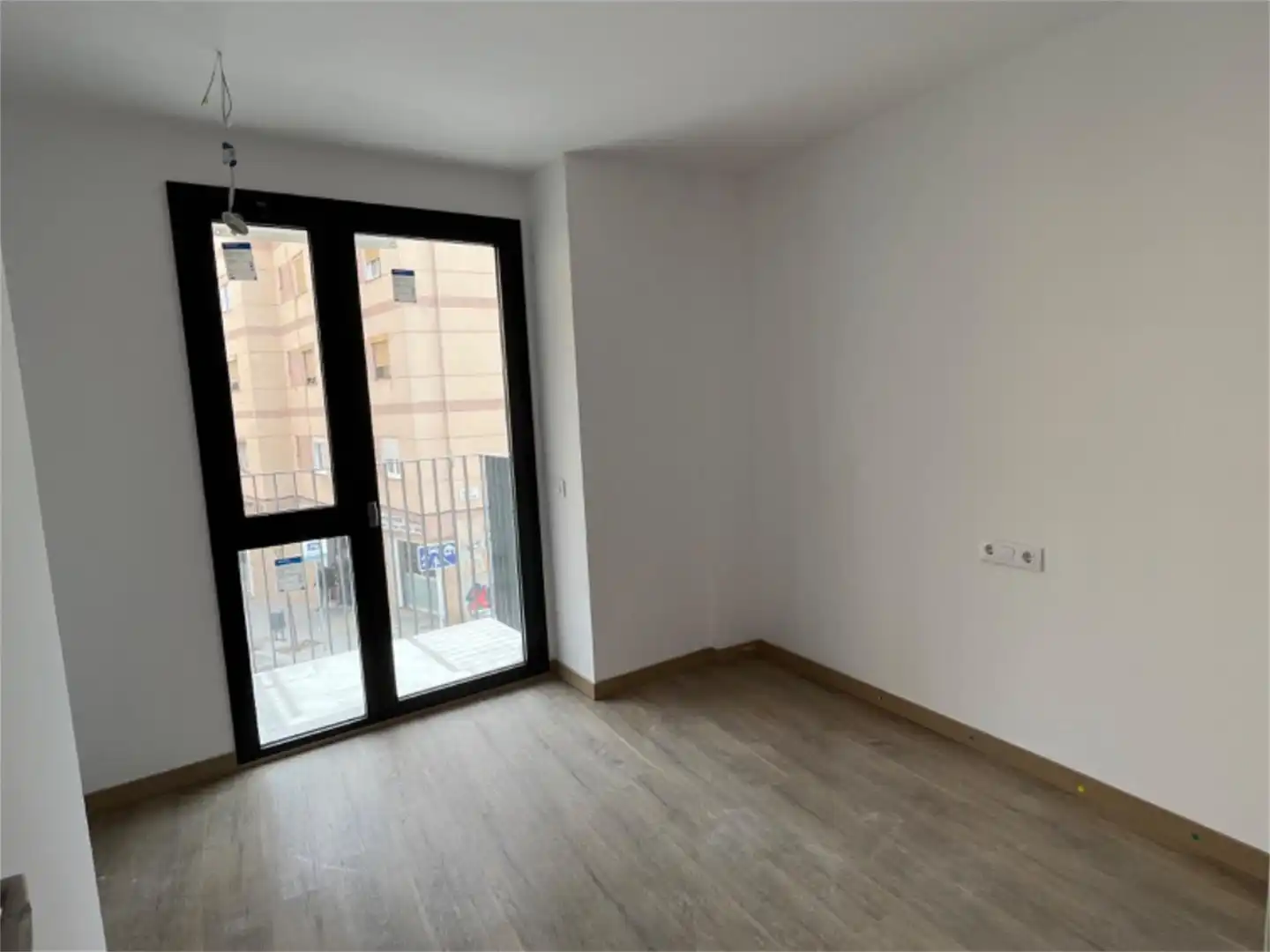 Wohnung zum Verkauf in Carrer de Pere Pelegrí, Pubilla Cases Schlafzimmer von Wohnung zum Verkauf in L'Hospitalet de Llobregat mit Klimaanlage, Heizung und Privatgarten