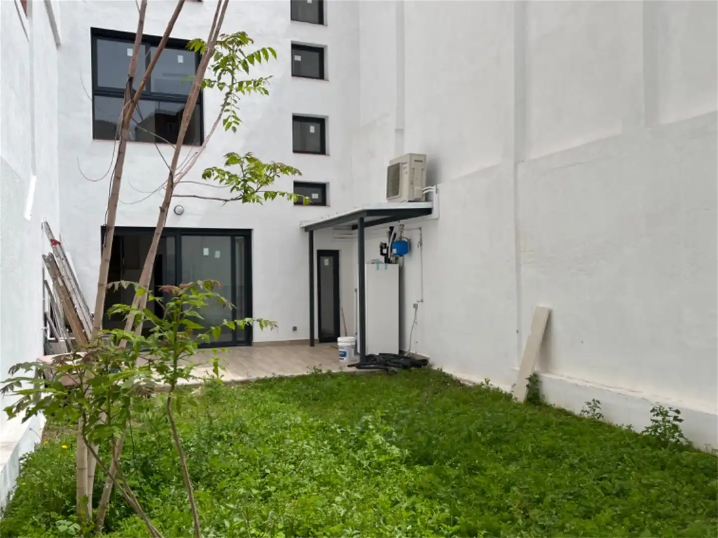 Wohnung zum Verkauf in Carrer de Pere Pelegrí, Pubilla Cases Außenansicht von Wohnung zum Verkauf in L'Hospitalet de Llobregat mit Klimaanlage, Heizung und Privatgarten