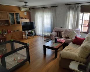 Living room of Flat for sale in Santa Coloma de Gramenet  with Air Conditioner and Balcony