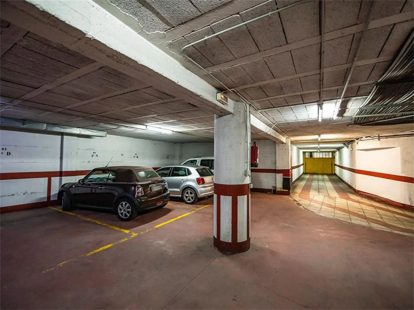 Parking de Apartamento de alquiler en Vigo  con Calefacción, Amueblado y Balcón