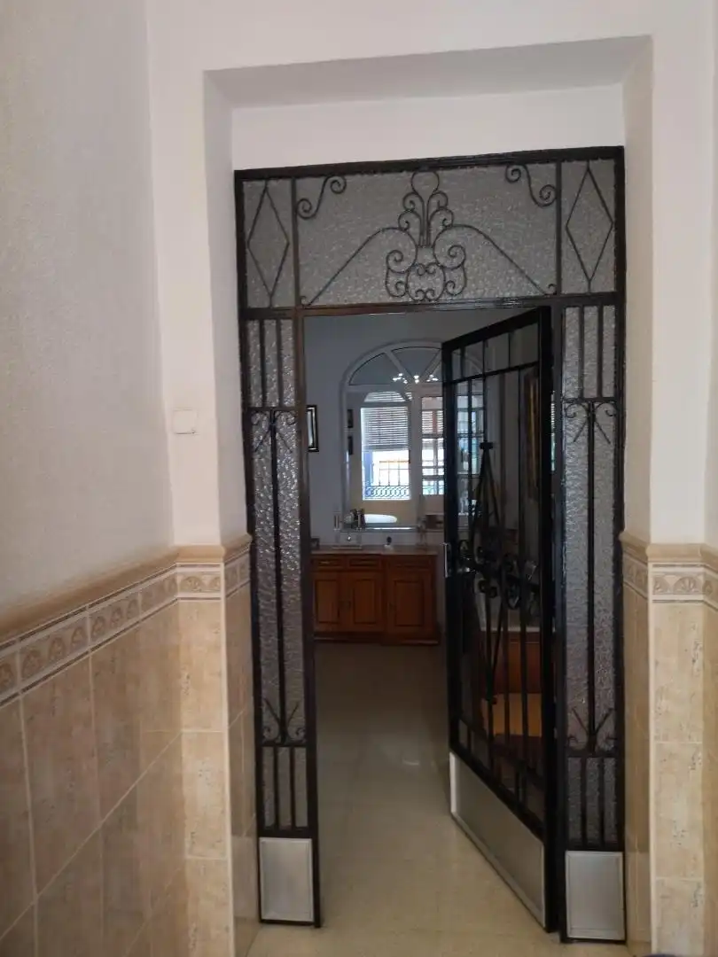 Einfamilien-Reihenhaus zum Verkauf in Calle Cortes Españolas, 16, Puente Genil Einfamilien-Reihenhaus zum Verkauf in Puente Genil mit Klimaanlage und Heizung