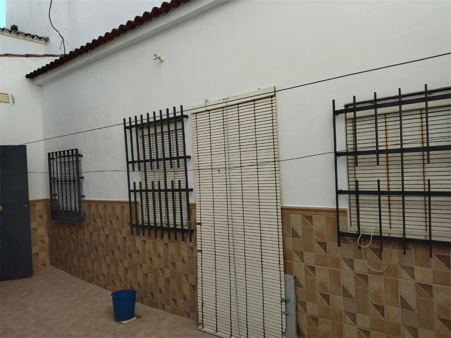 Einfamilien-Reihenhaus zum Verkauf in Calle Cortes Españolas, 16, Puente Genil Außenansicht von Einfamilien-Reihenhaus zum Verkauf in Puente Genil mit Klimaanlage und Heizung