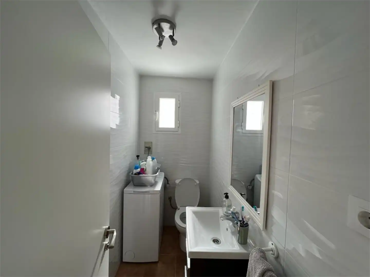 Apartments for rent in Calle Bolivia, 114, Pedregalejo - Morlaco Bathroom of Apartments for rent in Málaga with Parquet flooring, Furnished and Microwave