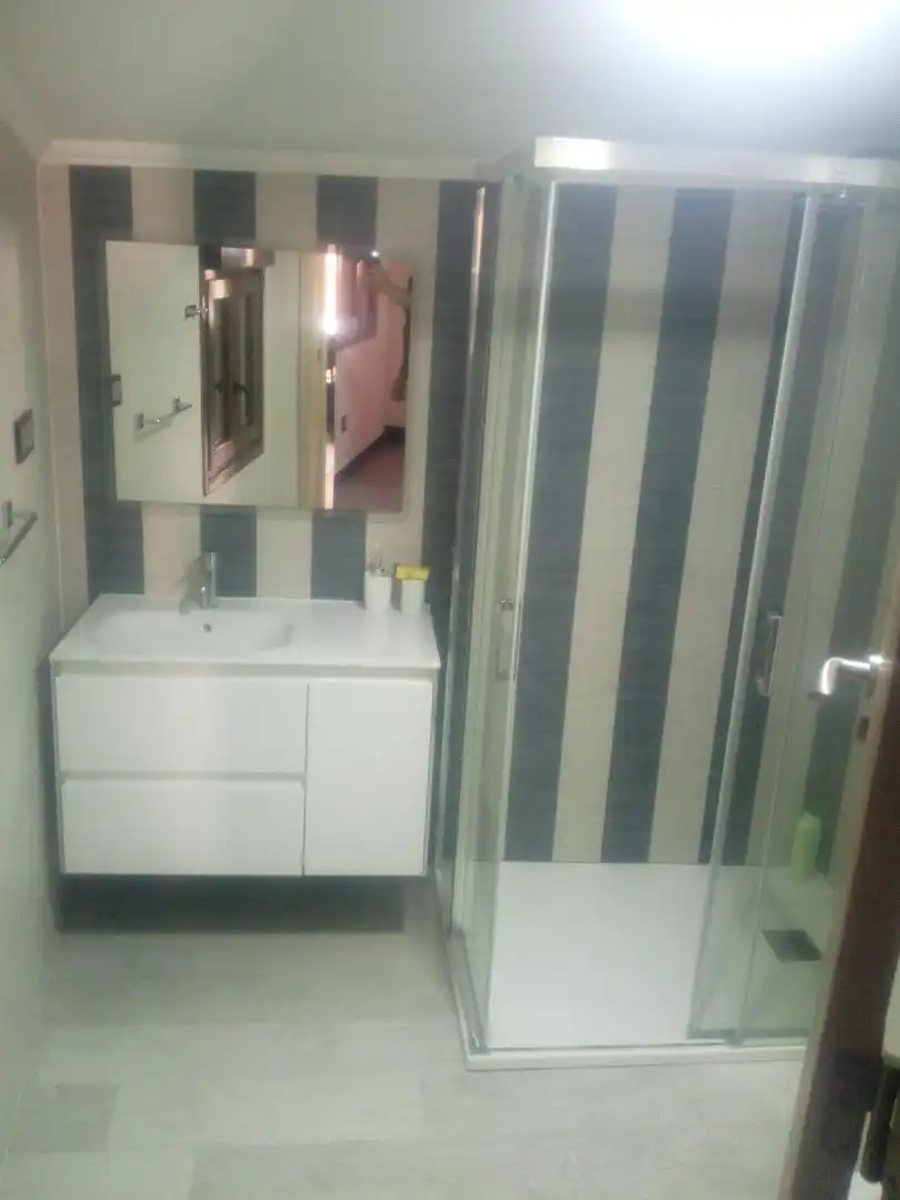 Piso en venta en Senande, Muxía Baño de Piso en venta en Muxía con Amueblado