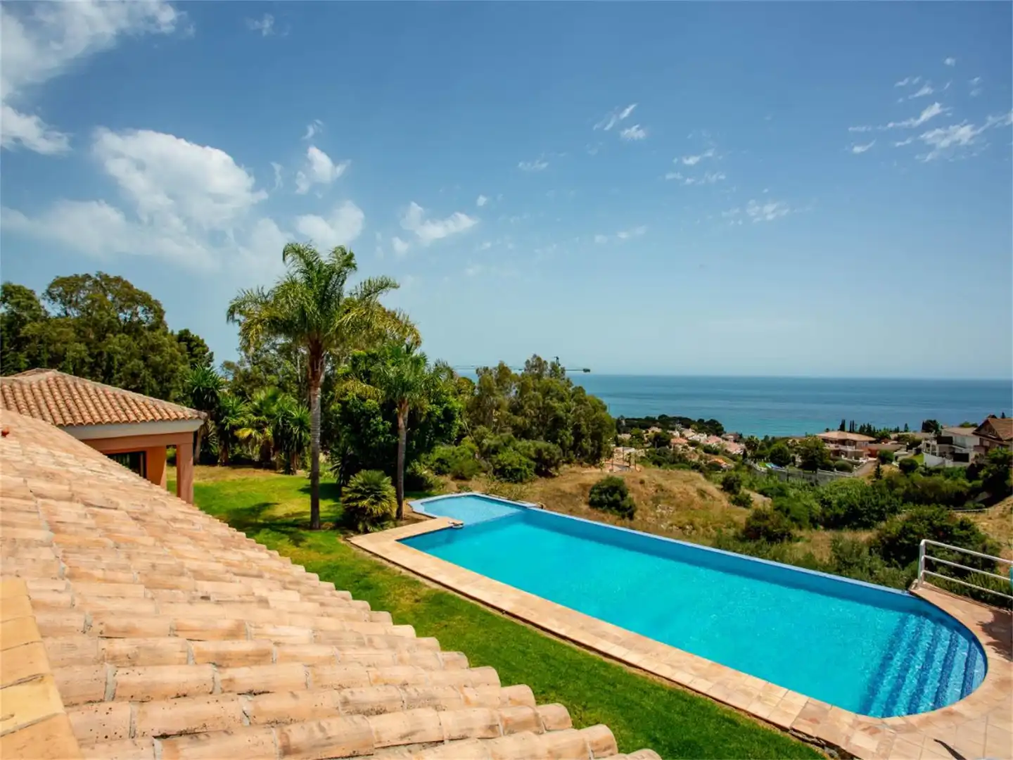 Swimming pool of Flat for sale in Benalmádena  with Air Conditioner, Swimming Pool and Balcony
