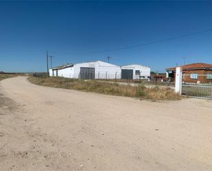 Exterior view of Industrial buildings to rent in Valdestillas