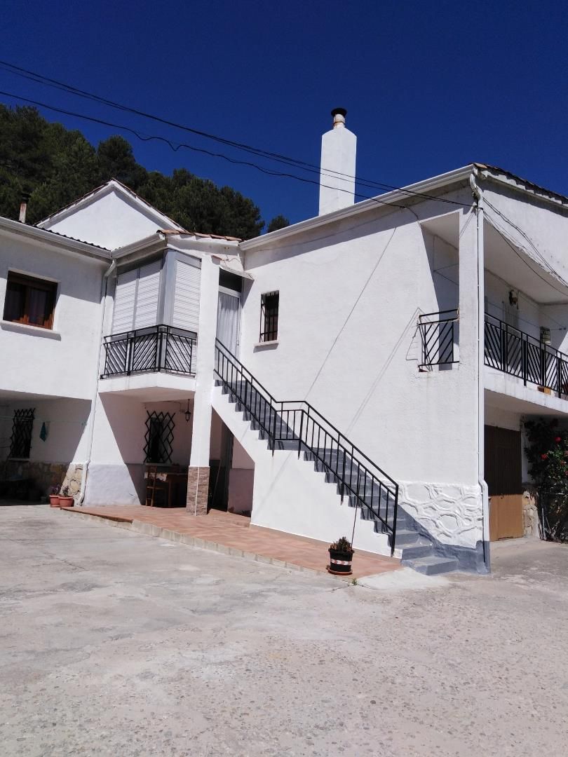 Exterior view of Flat for sale in Cañizares  with Heating, Terrace and Storage room