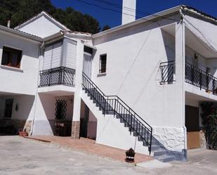 Vista exterior de Pis en venda en Cañizares amb Terrassa i Balcó
