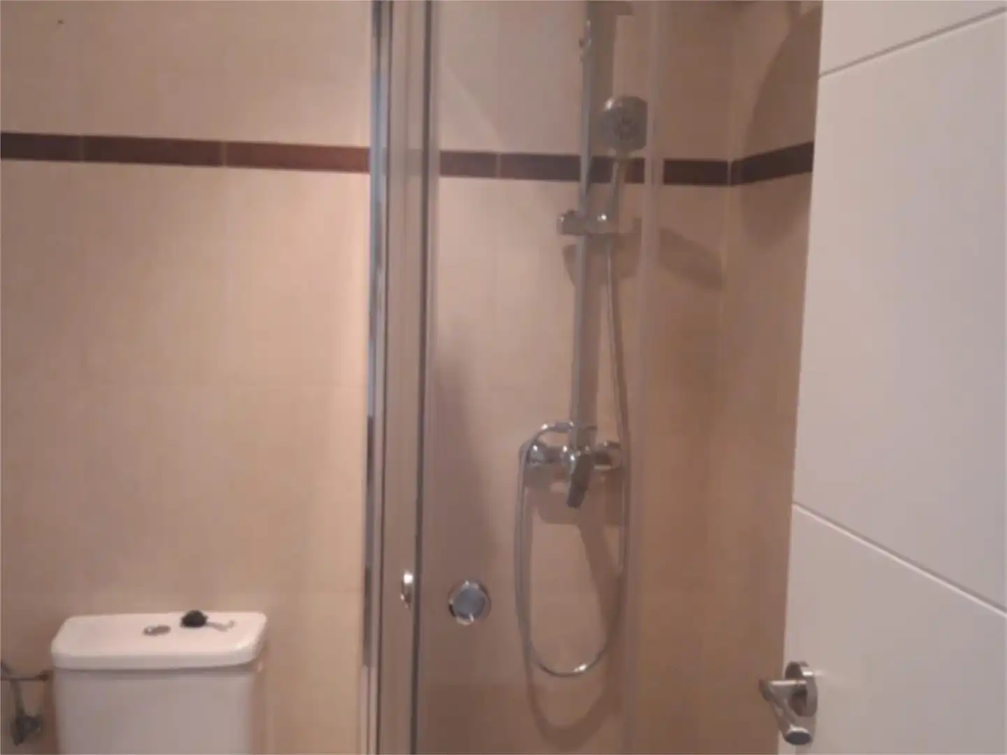 Baño de Piso en venta en Andújar con Aire acondicionado, Terraza y Amueblado