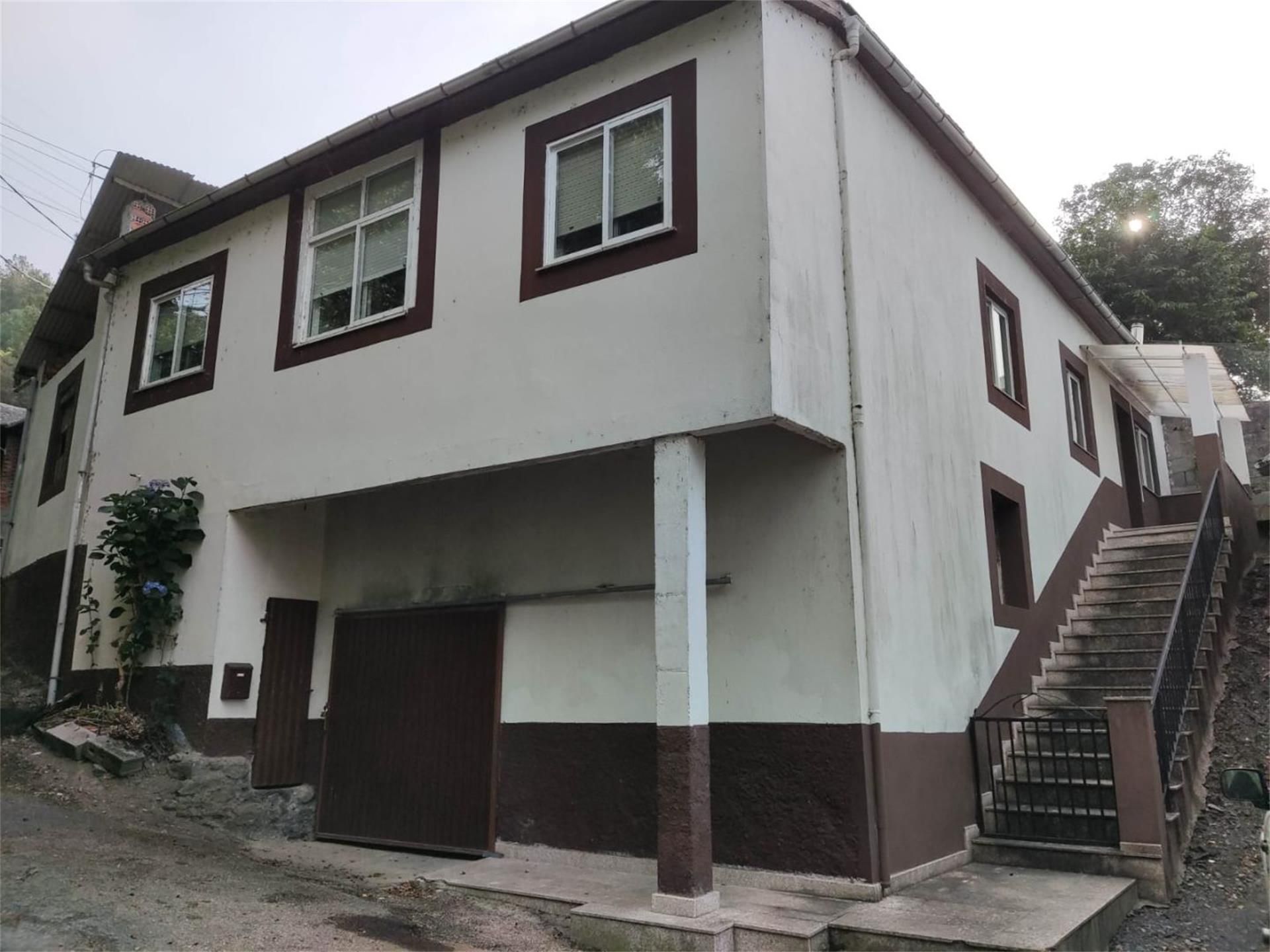 Exterior view of Single-family semi-detached for sale in Vilamartín de Valdeorras  with Heating, Terrace and Furnished