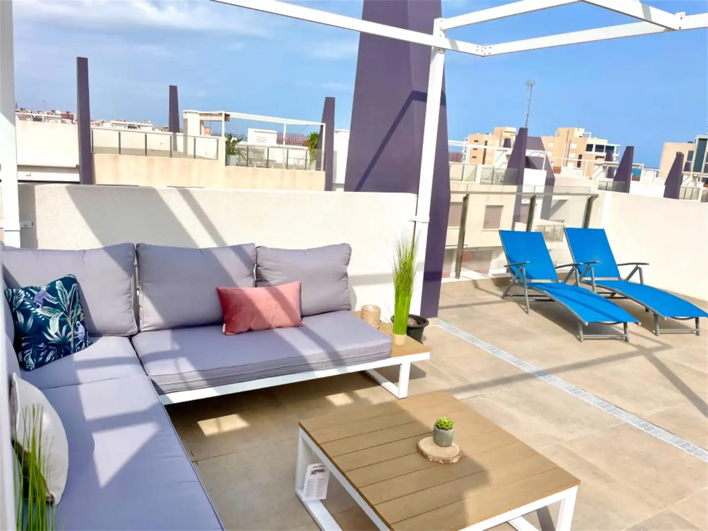 Dúplex de alquiler en Calle Goteborg, Pueblo Latino Terraza de Dúplex de alquiler en Pilar de la Horadada con Aire acondicionado, Calefacción y Terraza