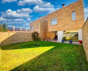 Jardí de Casa o xalet en venda en Palencia Capital amb Terrassa