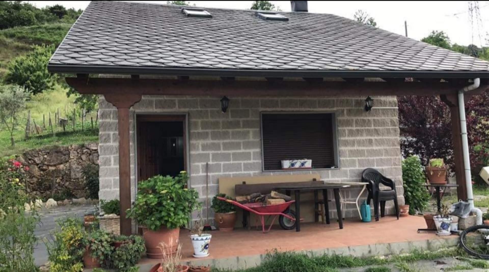 Exterior view of Country house for sale in O Barco de Valdeorras    with Heating, Swimming Pool and Furnished