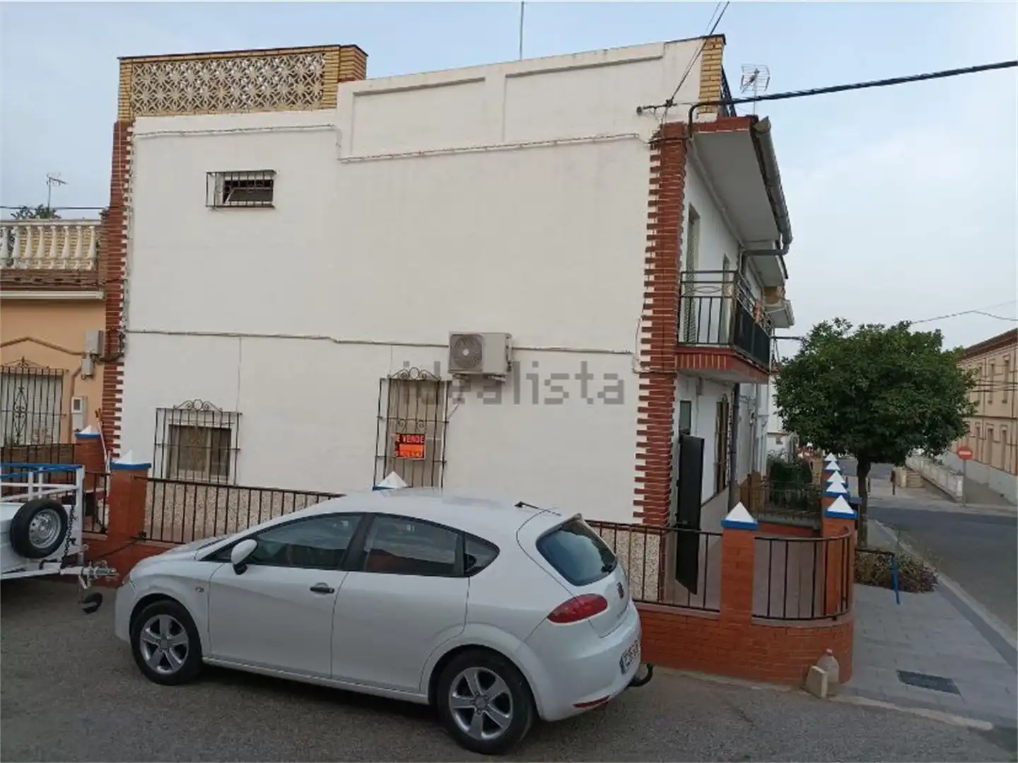 Vista exterior de Casa o xalet en venda en Villanueva del Río y Minas amb Aire condicionat, Terrassa i Balcó