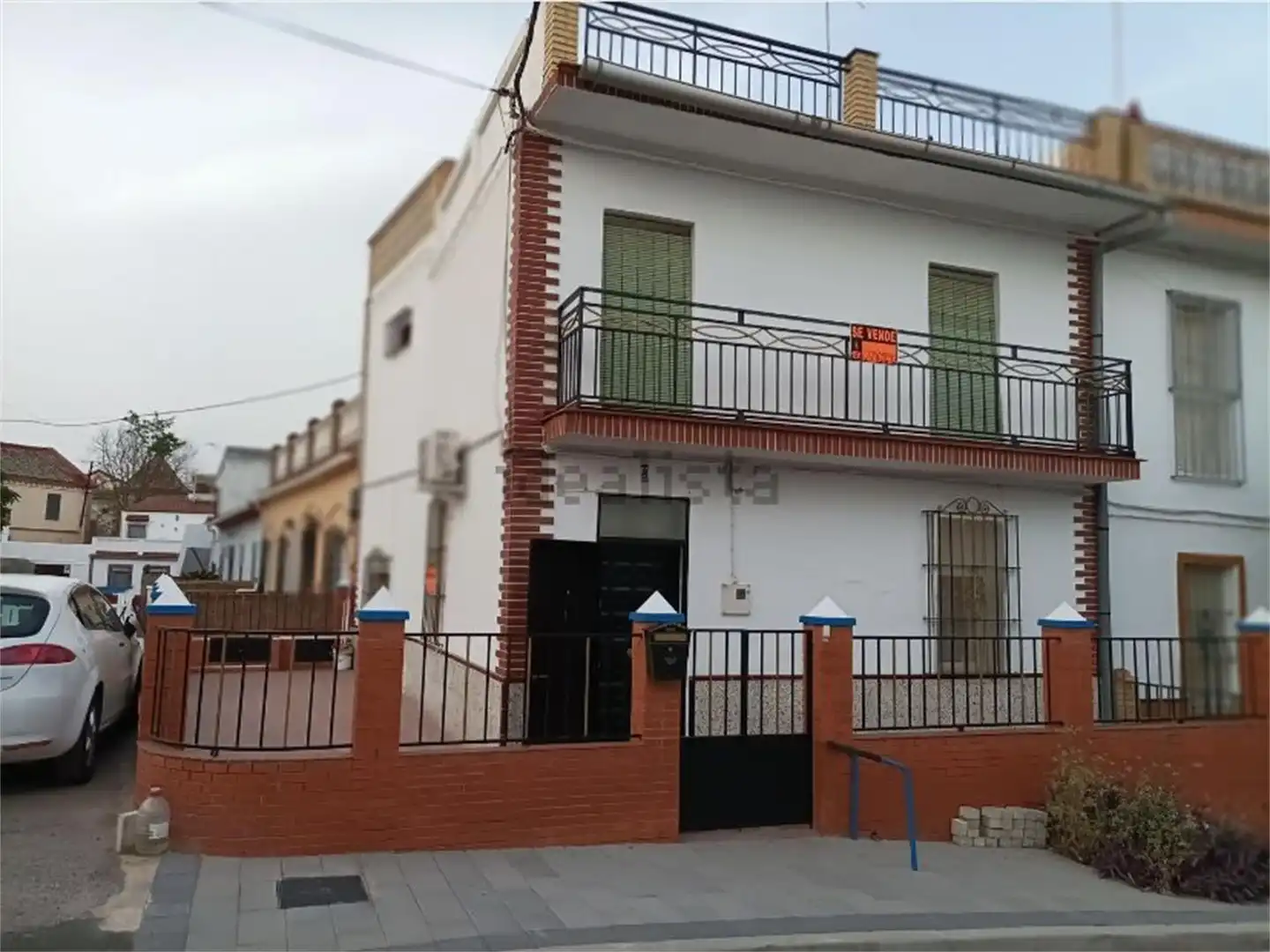 Vista exterior de Casa o xalet en venda en Villanueva del Río y Minas amb Aire condicionat, Terrassa i Balcó