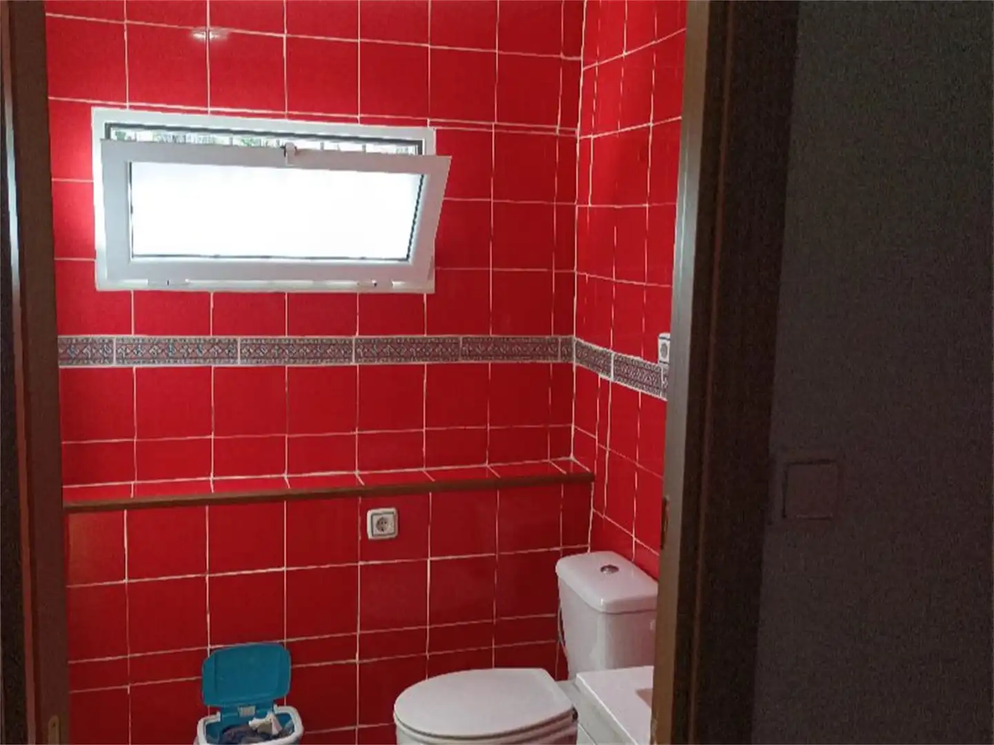 Bany de Casa o xalet en venda en Villanueva del Río y Minas amb Aire condicionat, Terrassa i Balcó