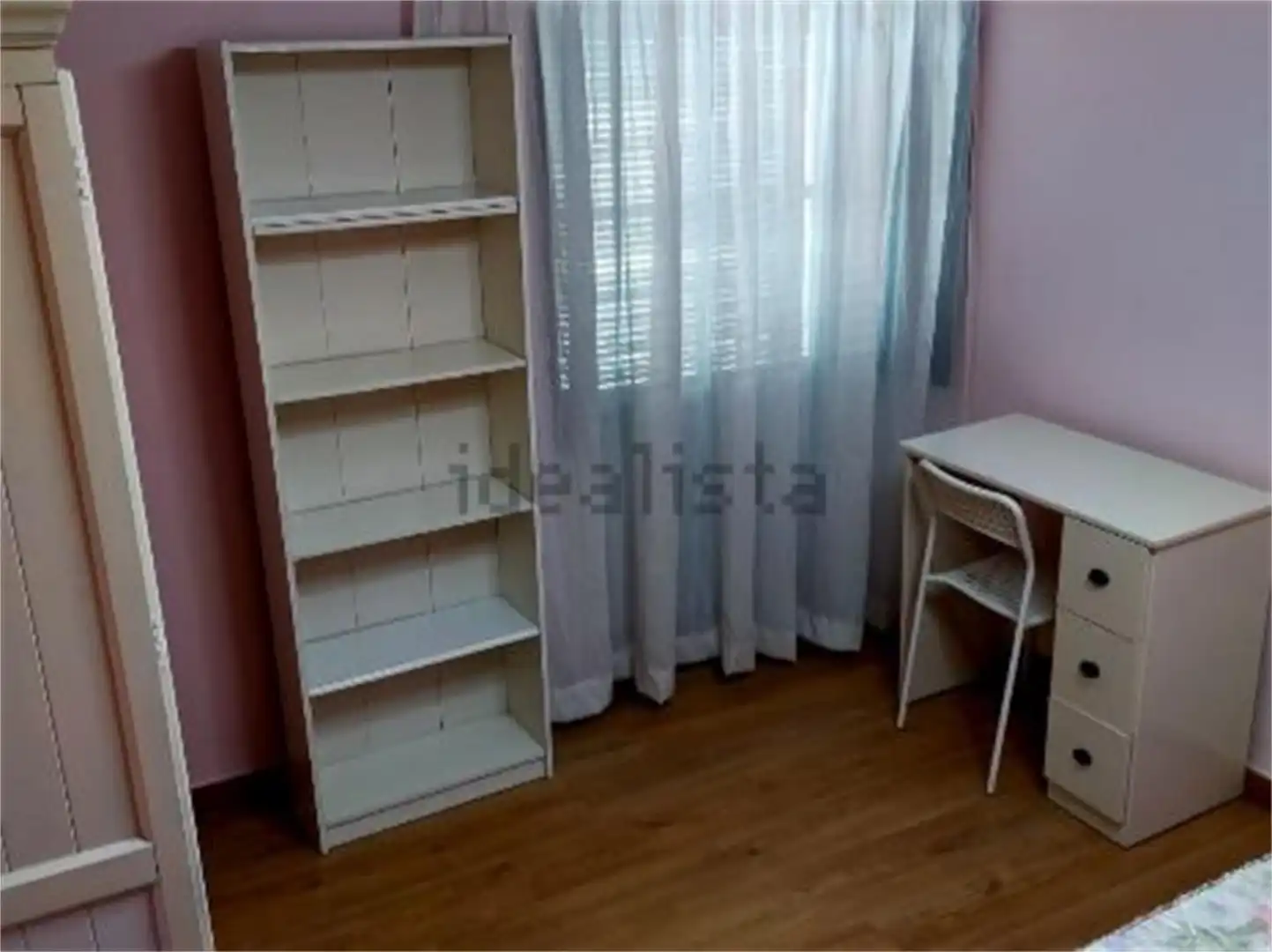 Dormitori de Casa o xalet en venda en Villanueva del Río y Minas amb Aire condicionat, Terrassa i Balcó