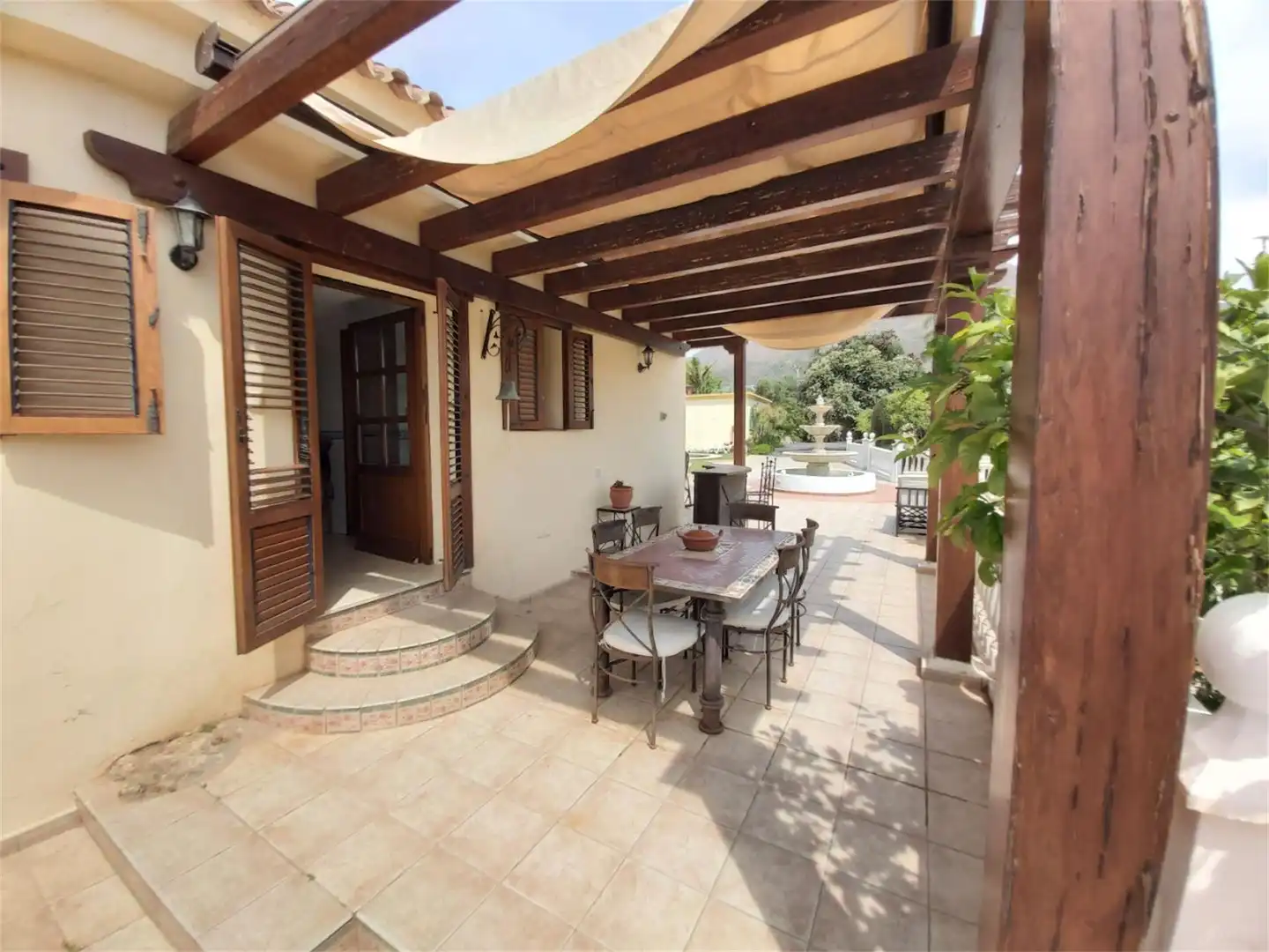 Terrassa de Finca rústica en venda en Estepona amb Aire condicionat, Terrassa i Piscina