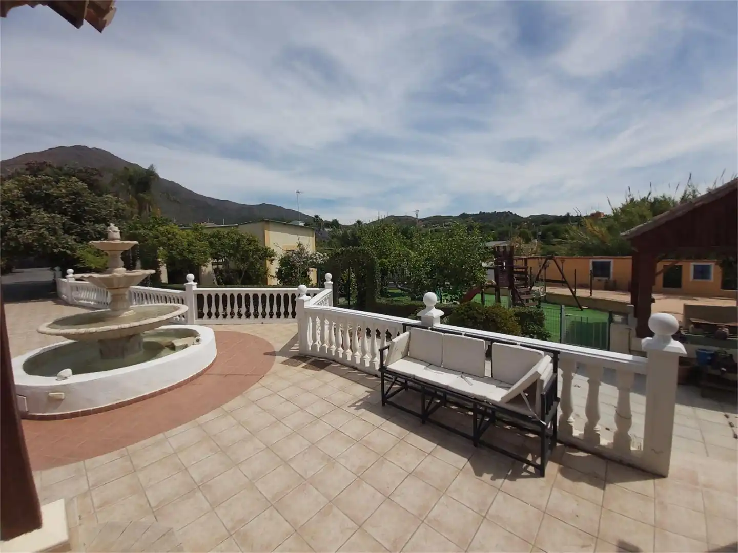 Terrassa de Finca rústica en venda en Estepona amb Aire condicionat, Terrassa i Piscina