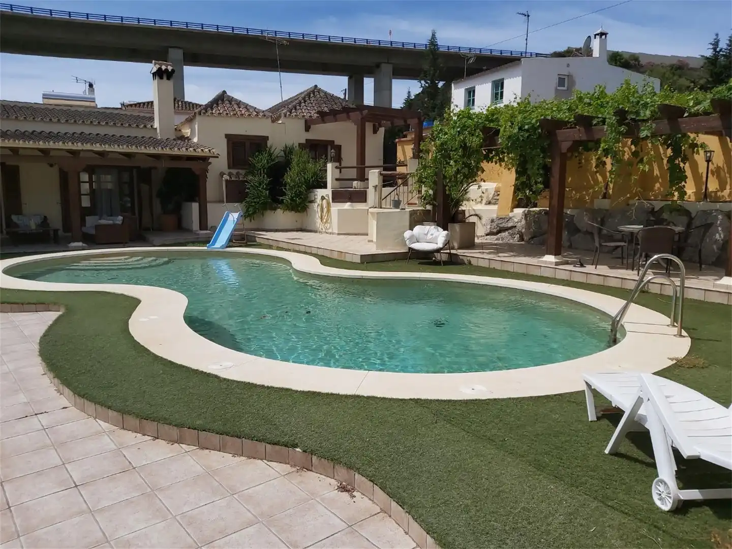 Piscina de Finca rústica en venda en Estepona amb Aire condicionat, Terrassa i Piscina