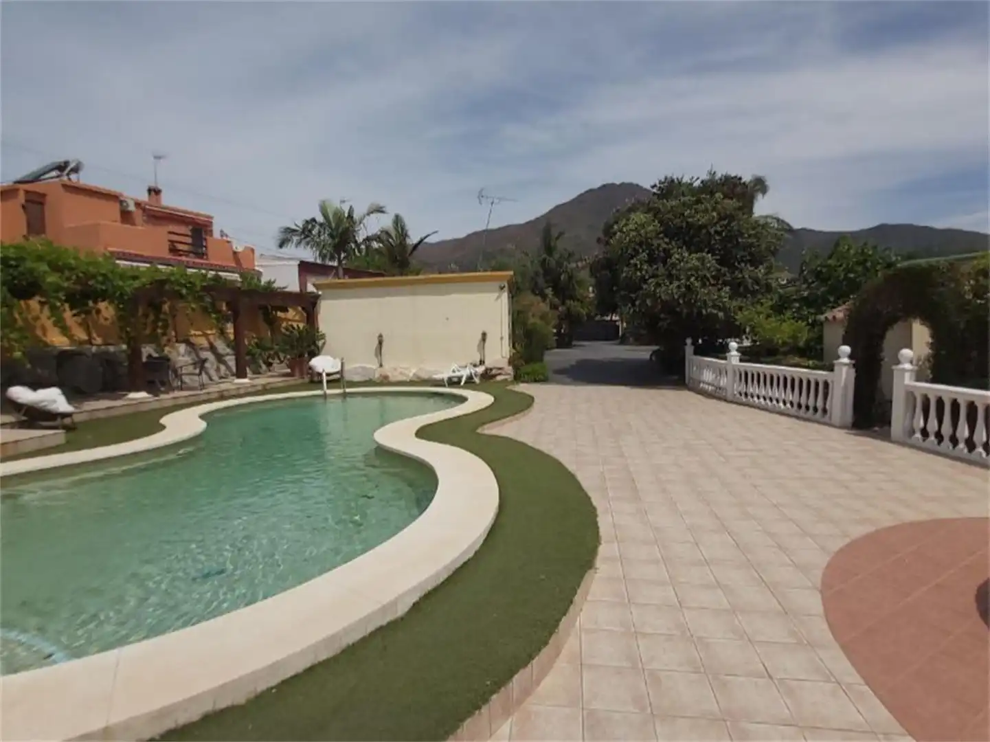Piscina de Finca rústica en venda en Estepona amb Aire condicionat, Terrassa i Piscina