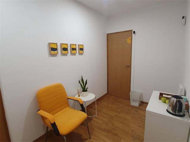 Oficina en Alquiler en Calle Alfonso IX en Las Viñas