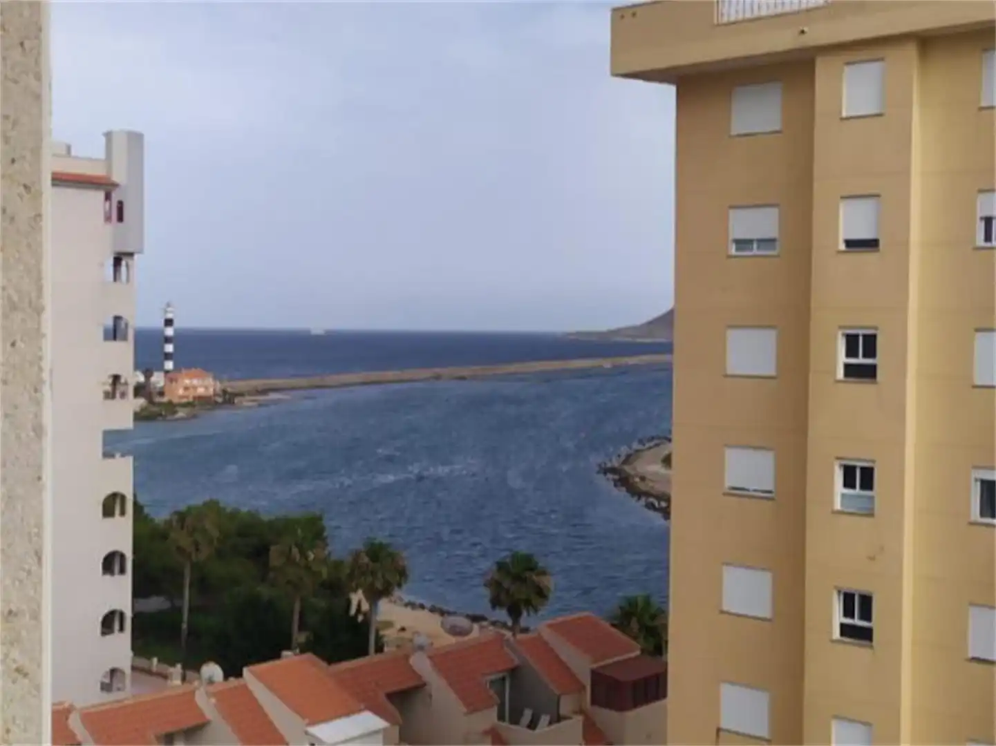 Dormitori de Pis de lloguer en La Manga del Mar Menor amb Jardí privat, Terrassa i Piscina
