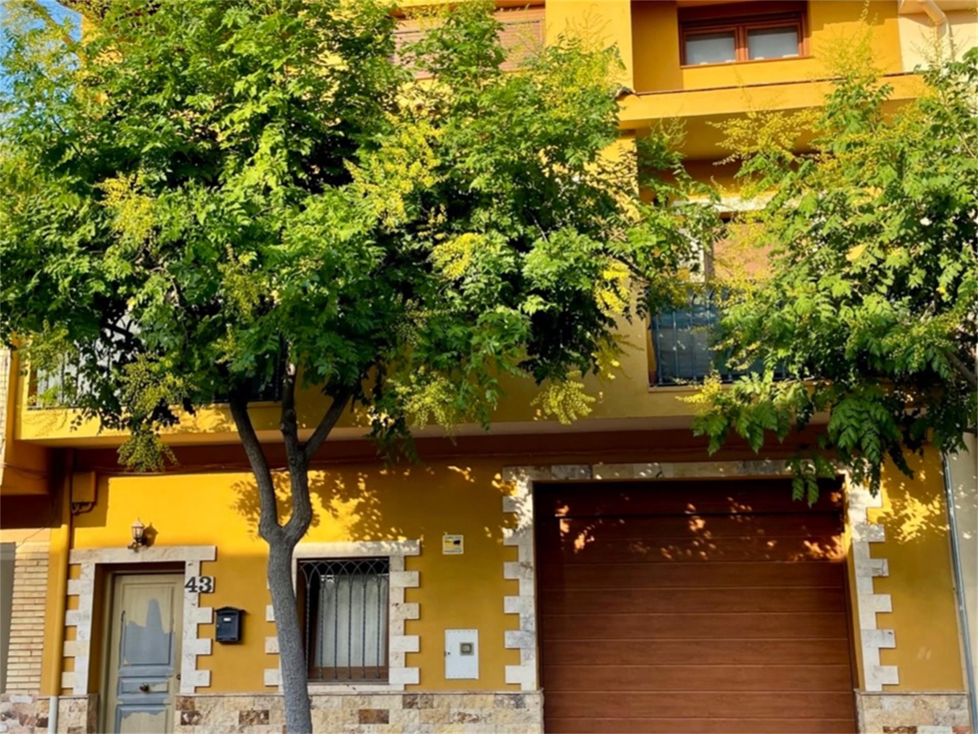 Exterior view of House or chalet for sale in Barbastro  with Air Conditioner, Heating and Parquet flooring