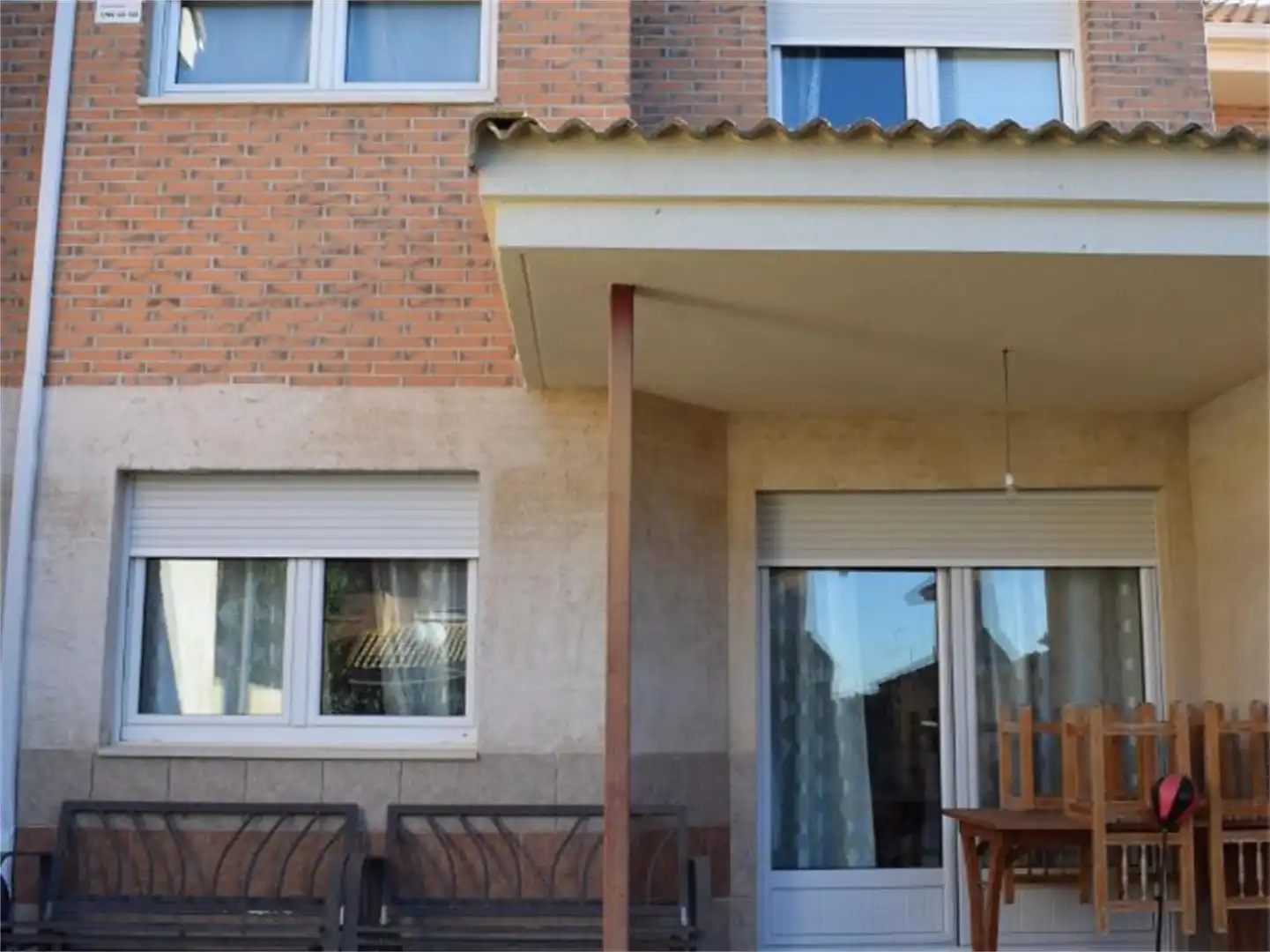 Casa o chalet en venta en Calle D. Andrés Cid, 5, Monfarracinos Vista exterior de Casa o chalet en venta en Monfarracinos con Aire acondicionado y Piscina
