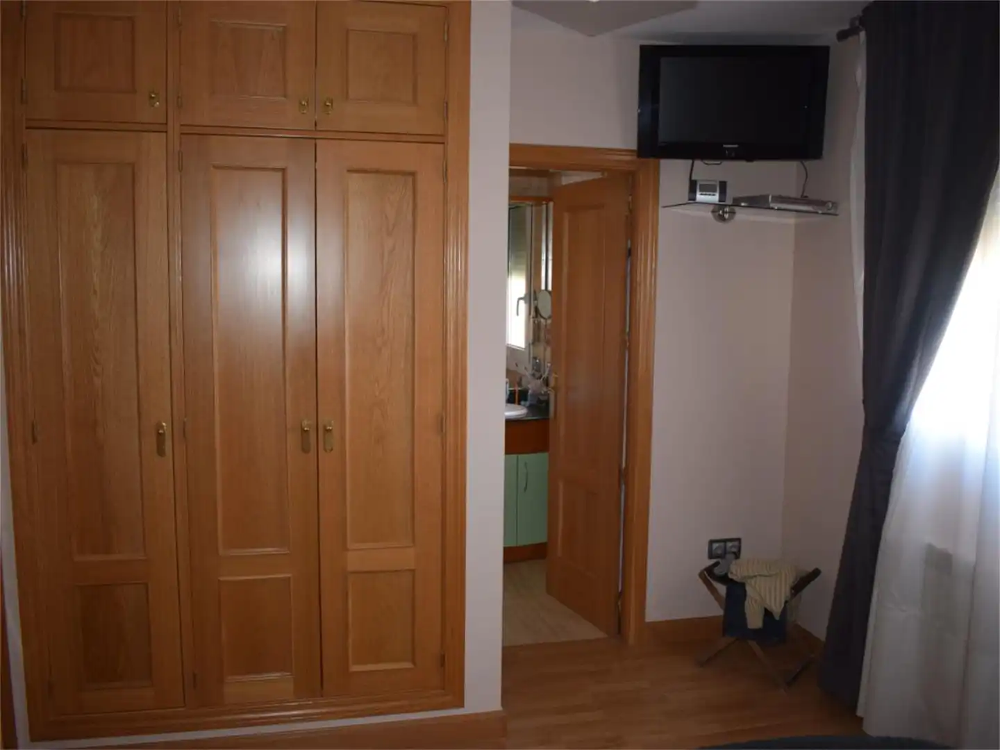 Casa o chalet en venta en Calle D. Andrés Cid, 5, Monfarracinos Habitación de Casa o chalet en venta en Monfarracinos con Aire acondicionado y Piscina