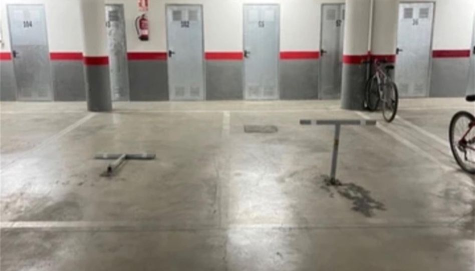 Garaje de alquiler en Calle de Los Novios, Tarancón, Cuenca - imagen 1 Foto 1 de Garaje de alquiler en Calle de Los Novios, Tarancón, Cuenca