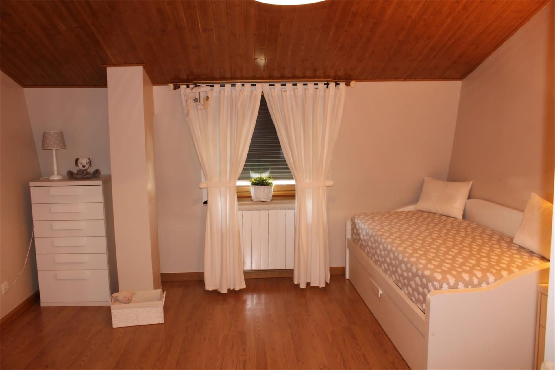 Bedroom of Duplex for sale in Ponferrada  with Heating, Parquet flooring and Balcony