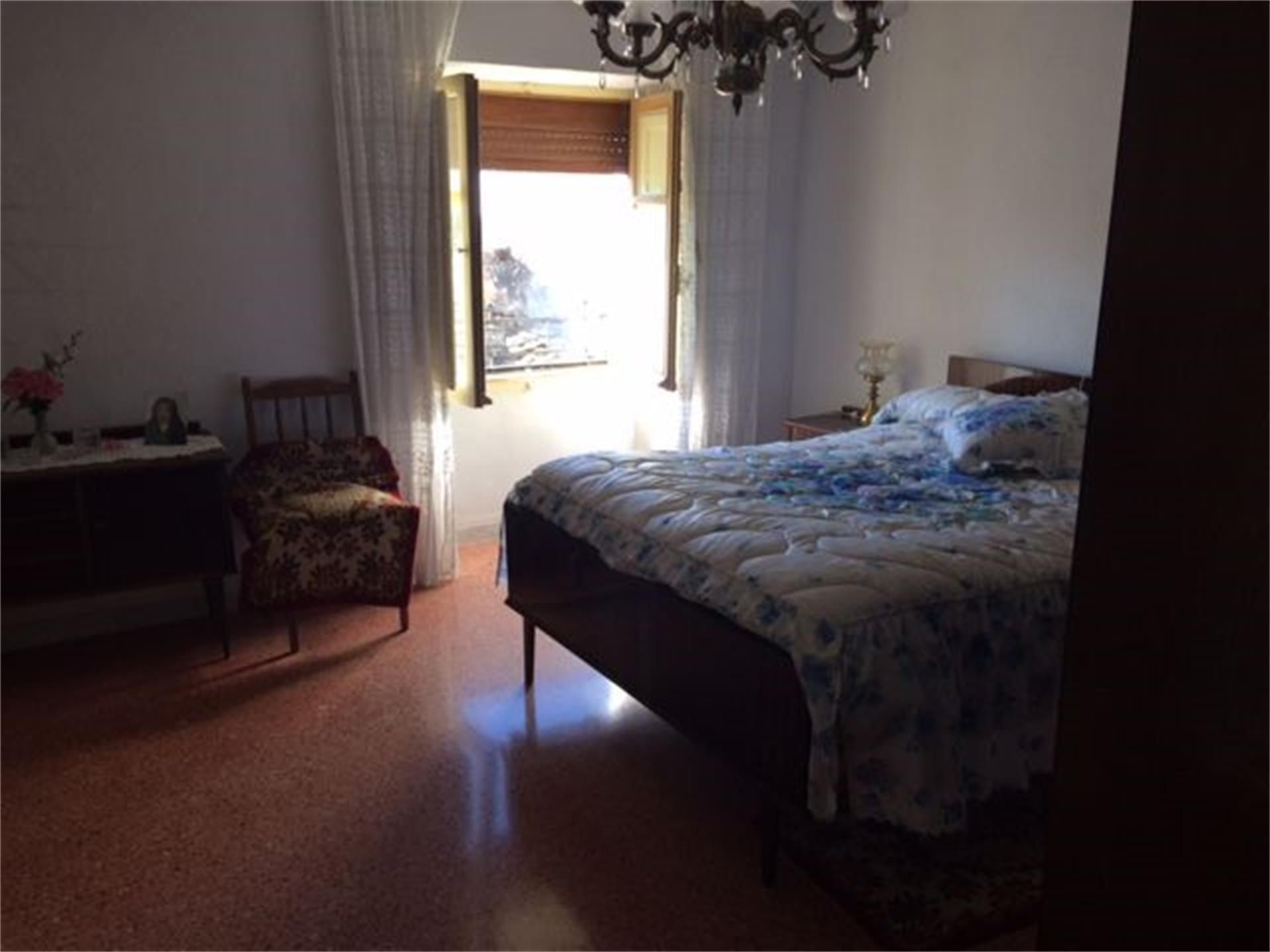 Schlafzimmer von Country house zum verkauf in Corcos mit Heizung und Privatgarten