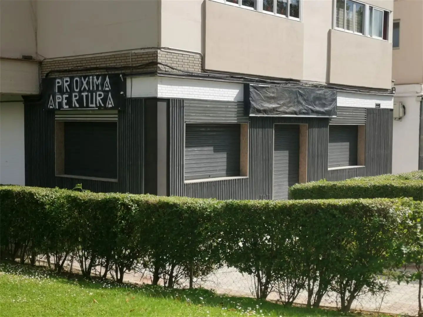 Vista exterior de Local de alquiler en Coslada con Aire acondicionado, Calefacción y Amueblado