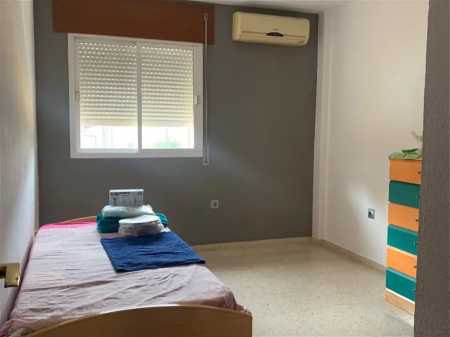 Dormitori de Casa o xalet per a compartir en Málaga amb Aire condicionat, Calefacció i Jardí privat