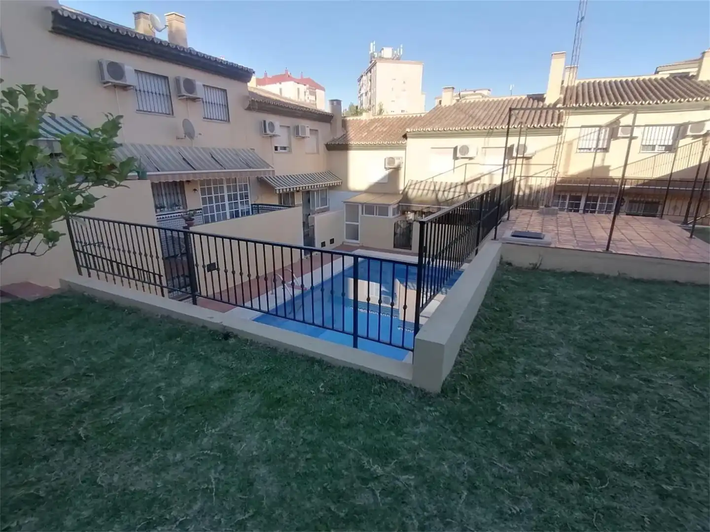 Piscina de Casa o xalet per a compartir en Málaga amb Aire condicionat, Calefacció i Jardí privat
