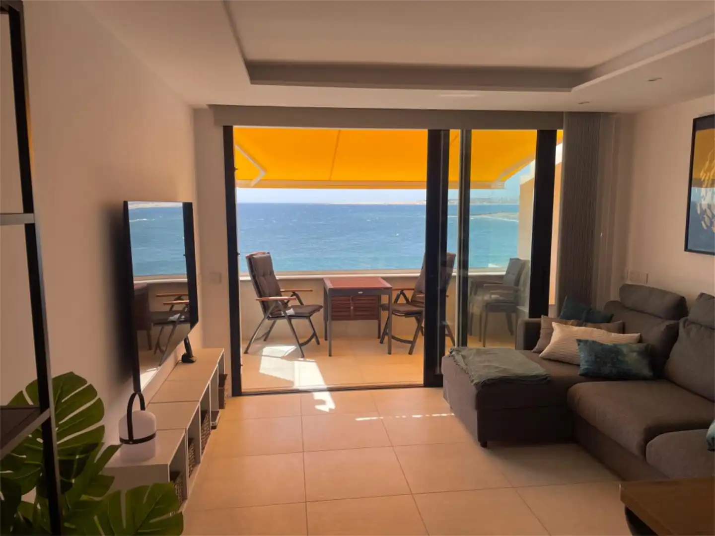 Wohnungen zur Miete in Paseo Costa Canaria, San Agustín - Bahía Feliz Wohnzimmer von Wohnungen zur Miete in San Bartolomé de Tirajana mit Terrasse und Möbliert