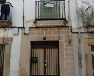 Vista exterior de Casa adosada en venda en Trujillo amb Terrassa, Moblat i Balcó