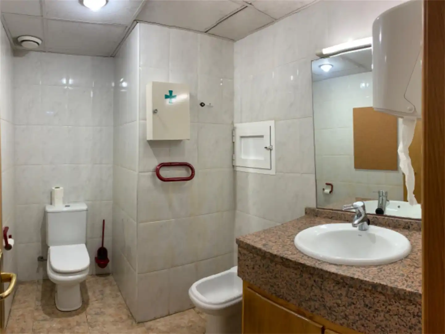 Planta baja en venta en Avenida Ángel del Valle, 58, Aller Baño de Planta baja en venta en Aller con Aire acondicionado