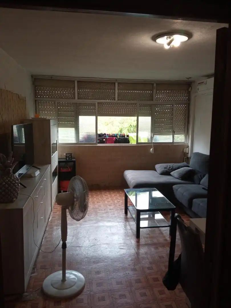 Habitación en Camps Blancs Sala de estar de Piso para compartir en Sant Boi de Llobregat con Aire acondicionado, Amueblado y Horno
