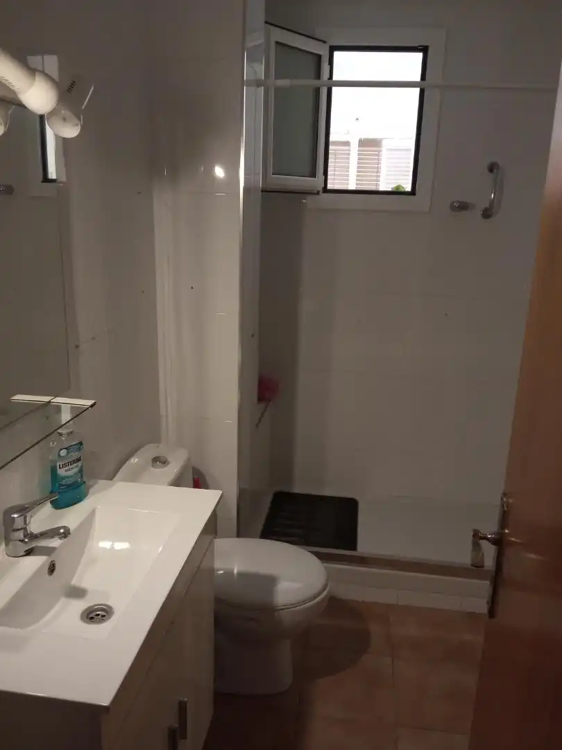 Habitación en Camps Blancs Baño de Piso para compartir en Sant Boi de Llobregat con Aire acondicionado, Amueblado y Horno